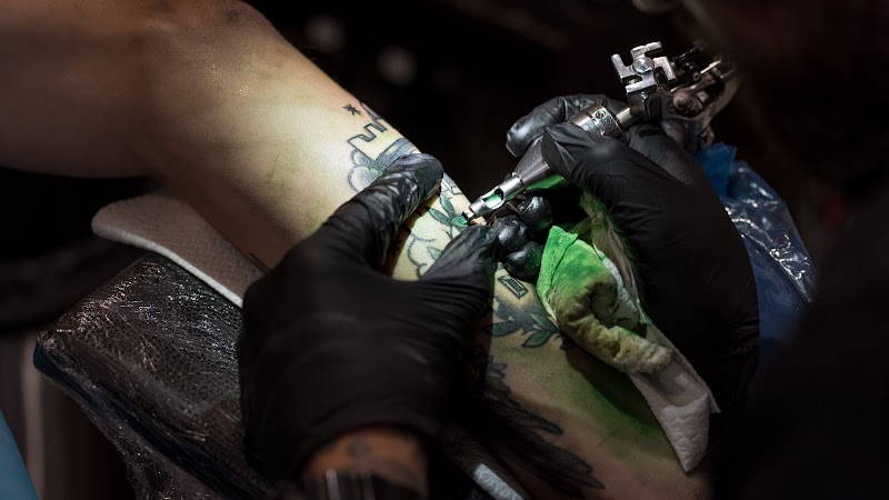 Kingdom Tattoos & Piercings