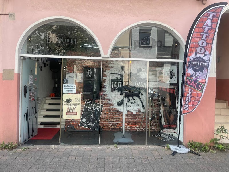 The Inked Clown und Nägel