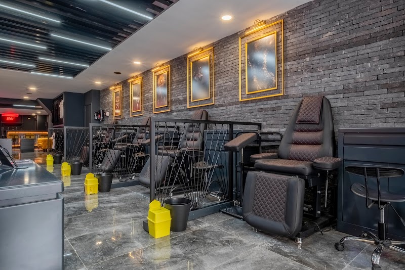 Cleopatra INK Tattoo & Piercing Breda Studio