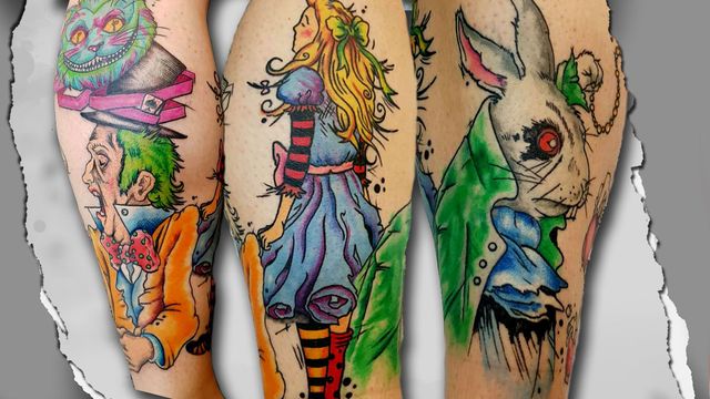 Kleurrijke Alice in Wonderland tattoos: Mad Hatter, Alice en Witte Konijn.