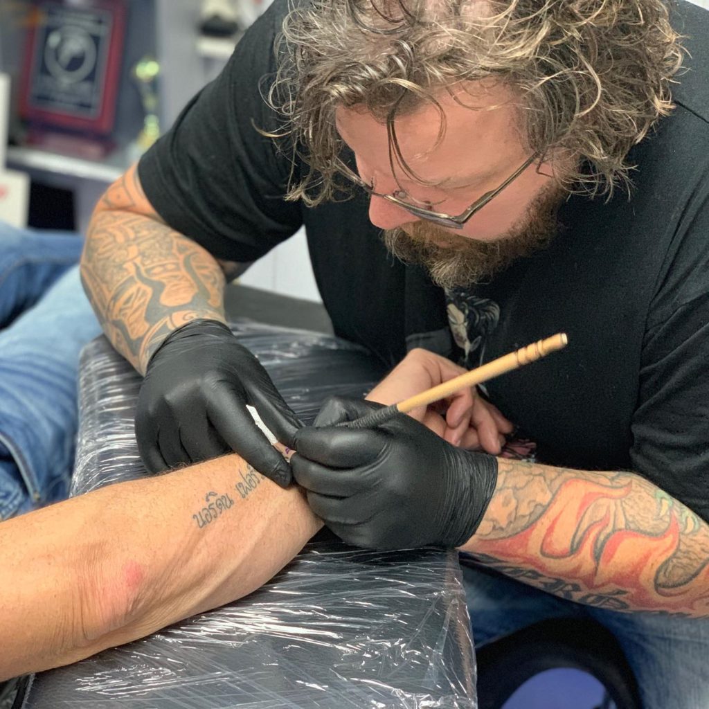 Collins Tattoo en Piercing Studio