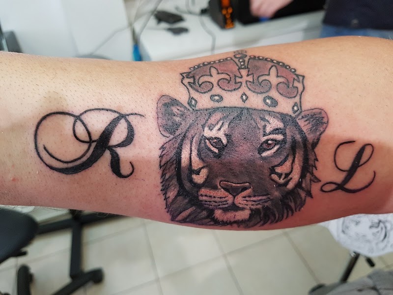 Tower Tattoo & Piercing