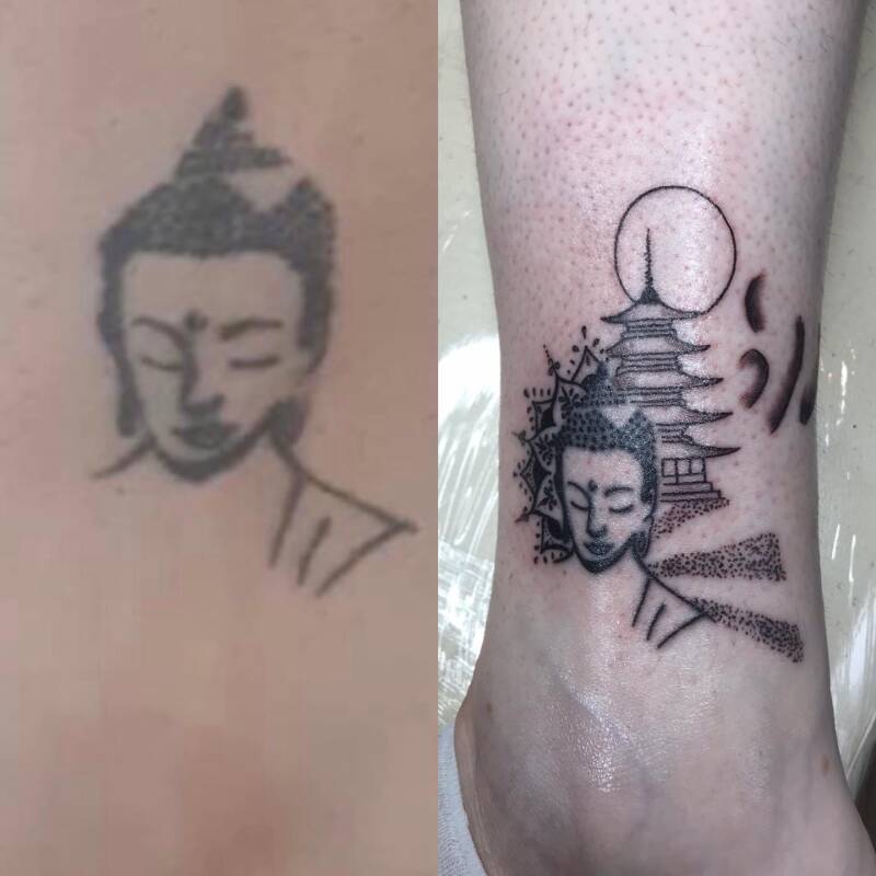 Cover-up tattoo van Boeddha, pagode en maan in dotwork stijl op de enkel.